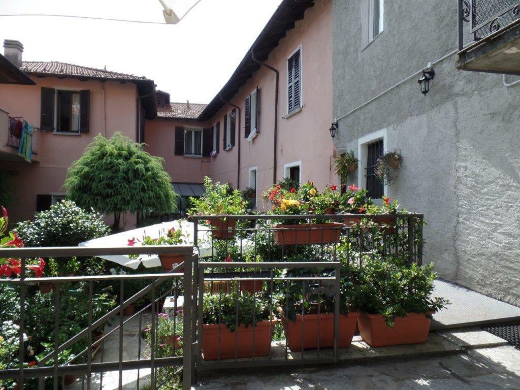 B&B Zia Lina Dongo Exterior foto